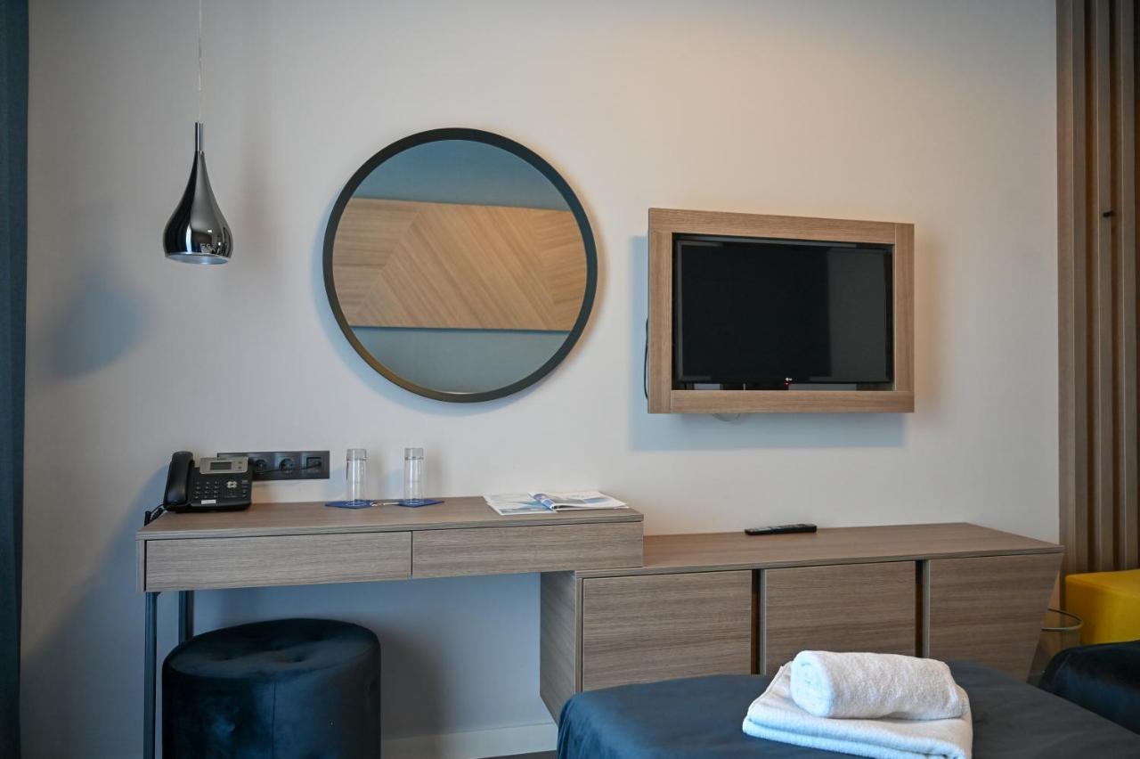 NN Boutique Hotel Tiszaújváros Extérieur photo