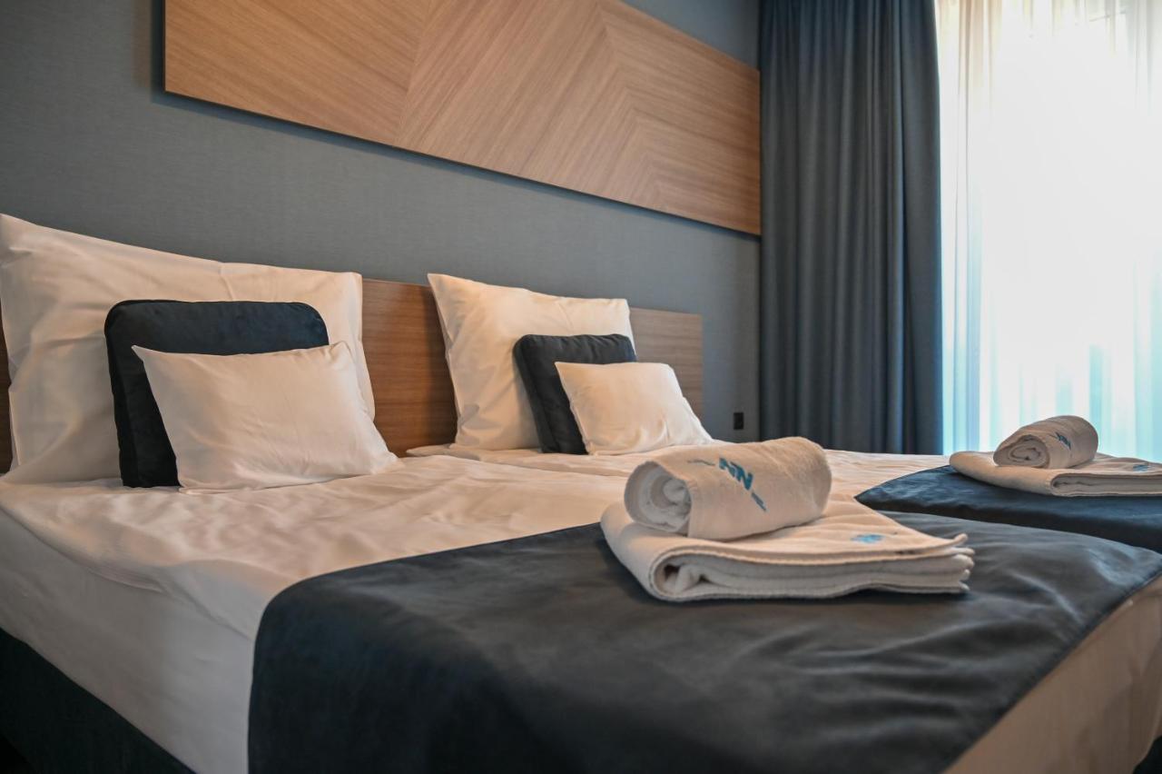 NN Boutique Hotel Tiszaújváros Extérieur photo