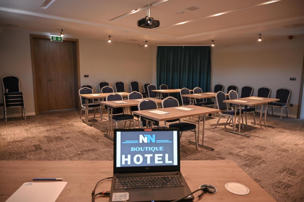 NN Boutique Hotel Tiszaújváros Extérieur photo