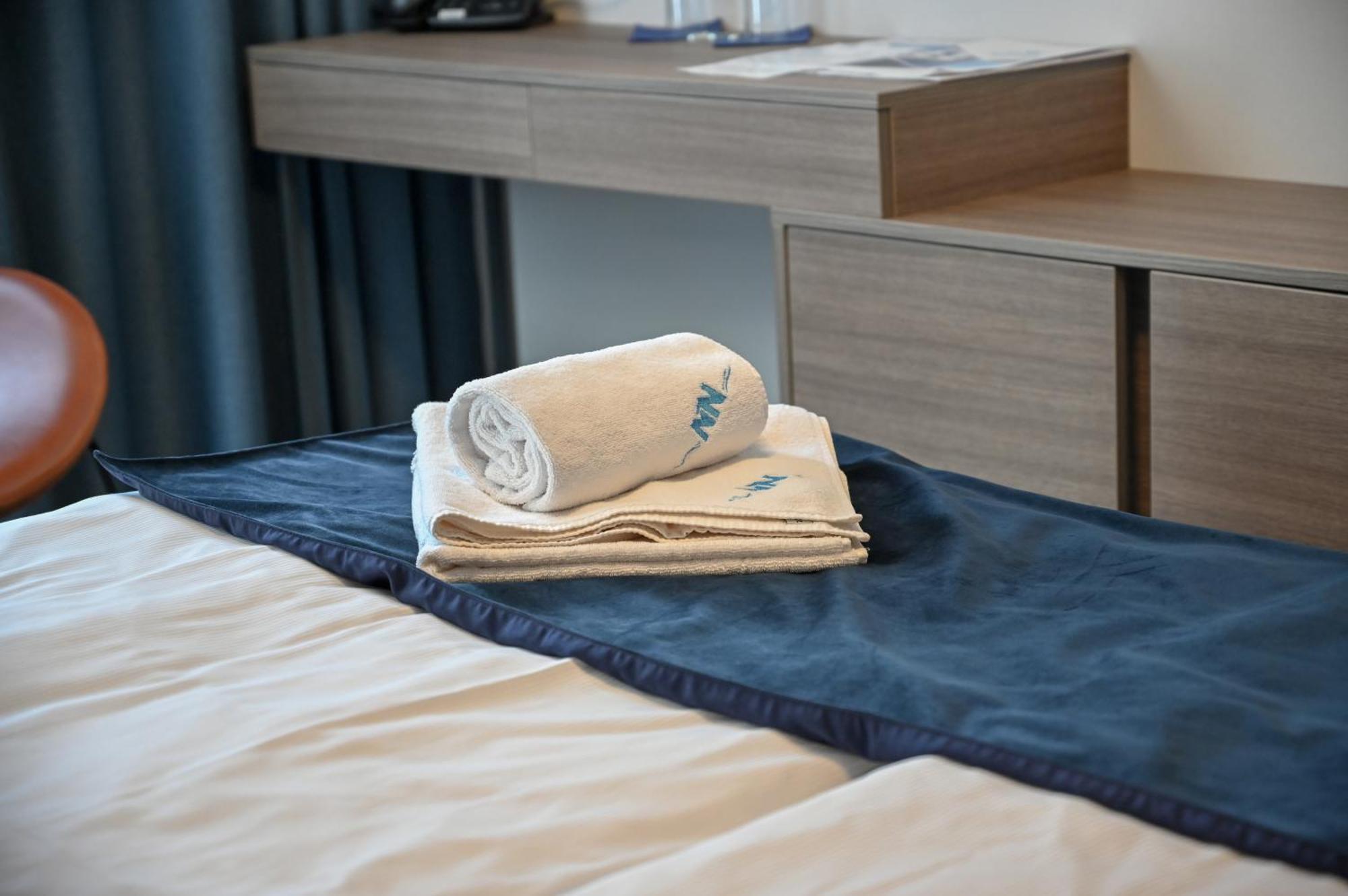 NN Boutique Hotel Tiszaújváros Extérieur photo
