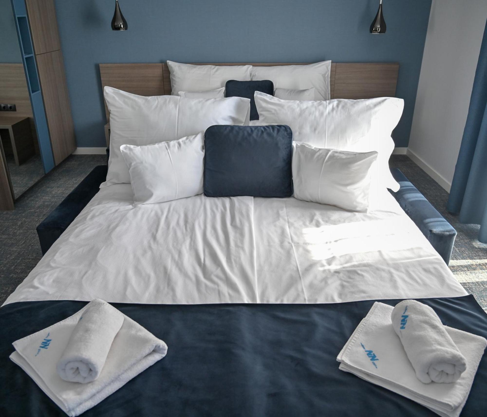 NN Boutique Hotel Tiszaújváros Extérieur photo