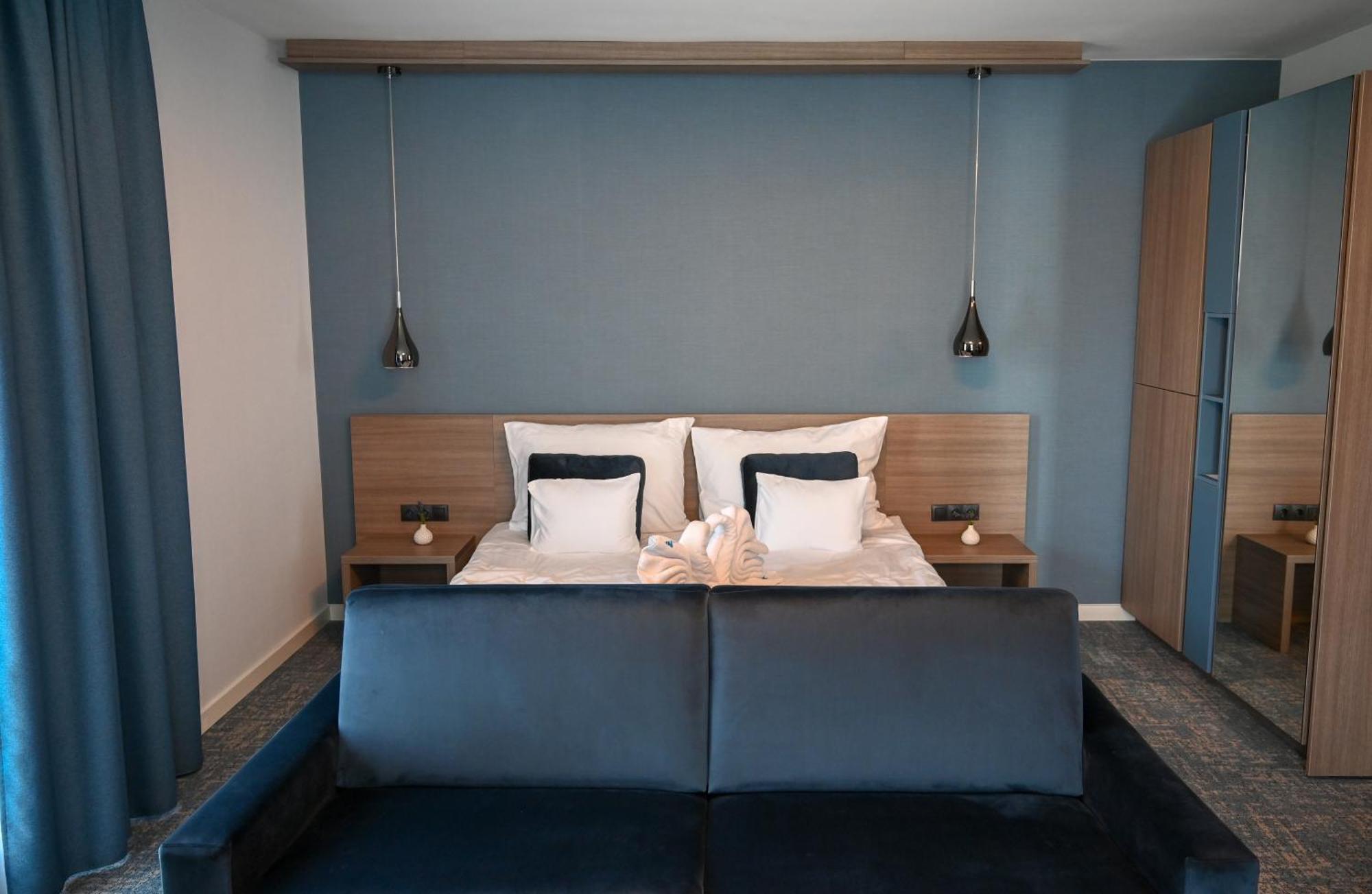 NN Boutique Hotel Tiszaújváros Extérieur photo